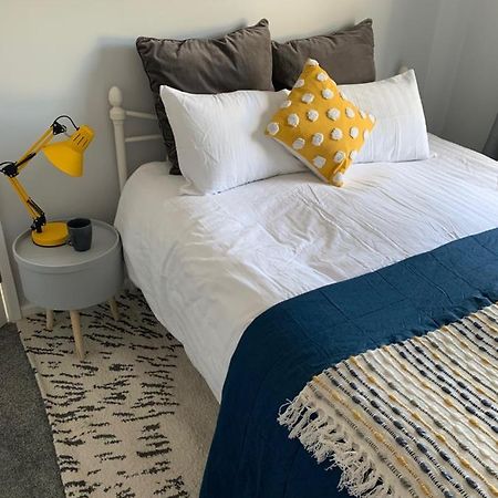 The Hideaway, Calm, Cozy, Dog Friendly Retreat Lägenhet Cheltenham Exteriör bild