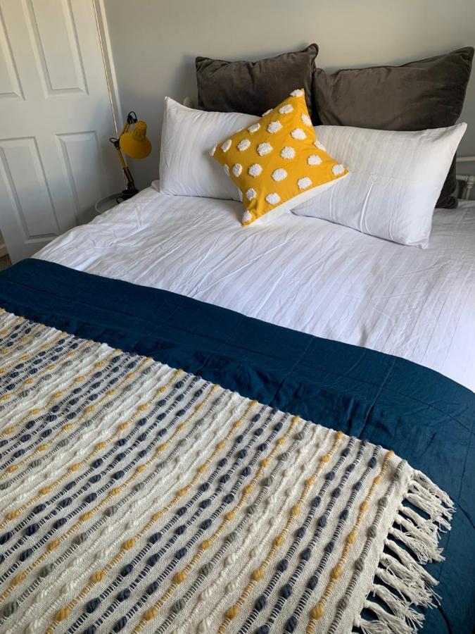 The Hideaway, Calm, Cozy, Dog Friendly Retreat Lägenhet Cheltenham Exteriör bild