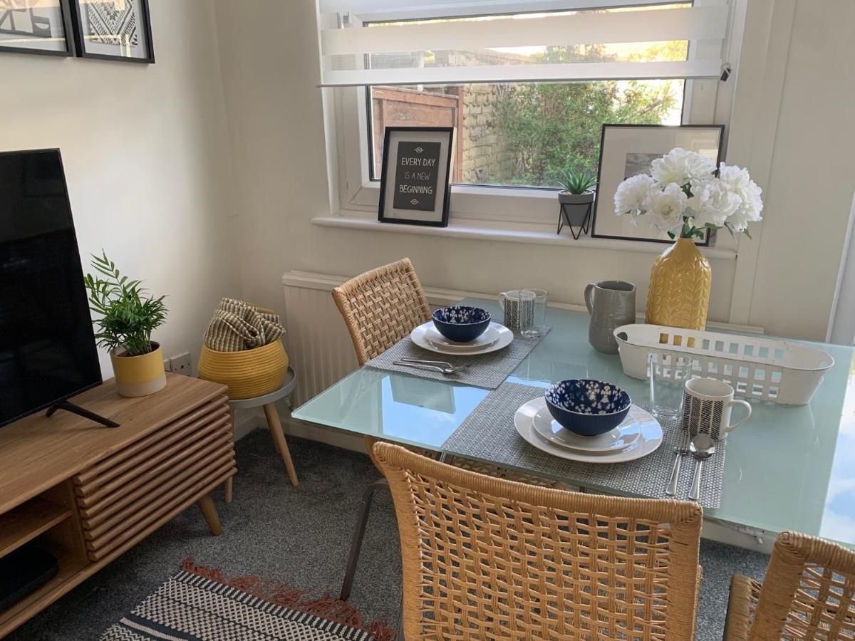 The Hideaway, Calm, Cozy, Dog Friendly Retreat Lägenhet Cheltenham Exteriör bild